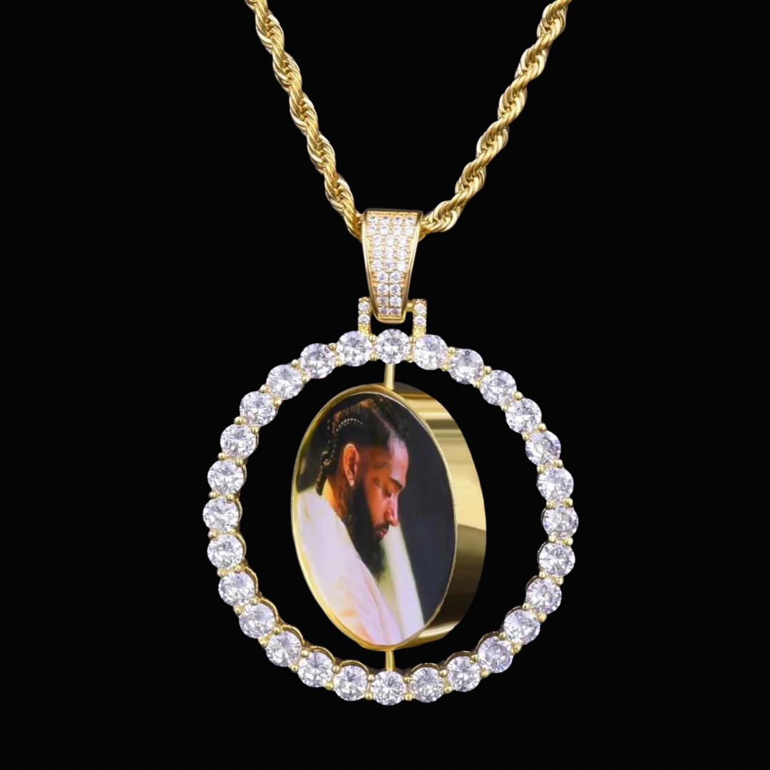Rotating Pendant Necklace