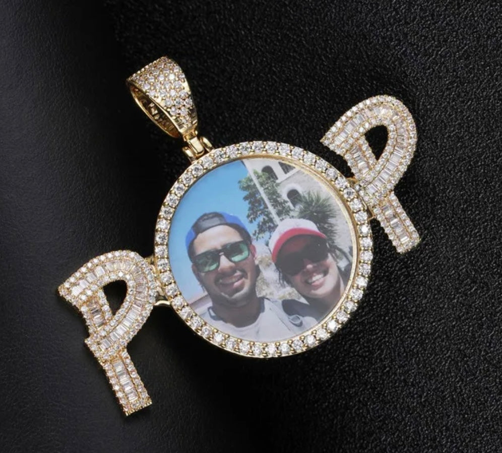 POP photo pendant